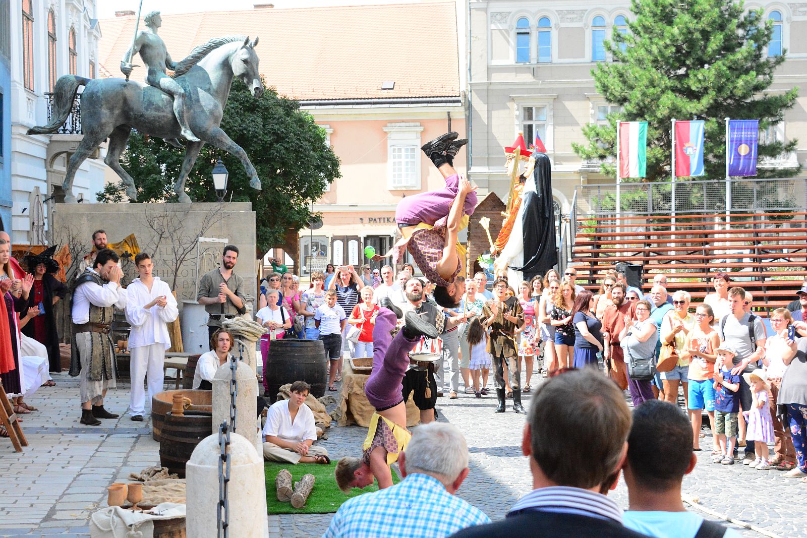 Nézze meg képeken a középkori forgatagot Fehérvár Belvárosában